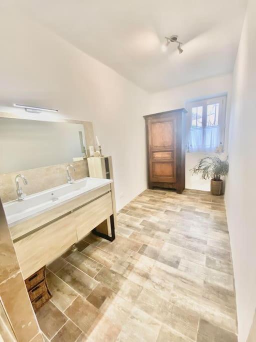 Maison Avec Jardin Et 3 Petits Chats , Proche Du Chateau Lacoste Le Puy-Sainte-Réparade Eksteriør billede