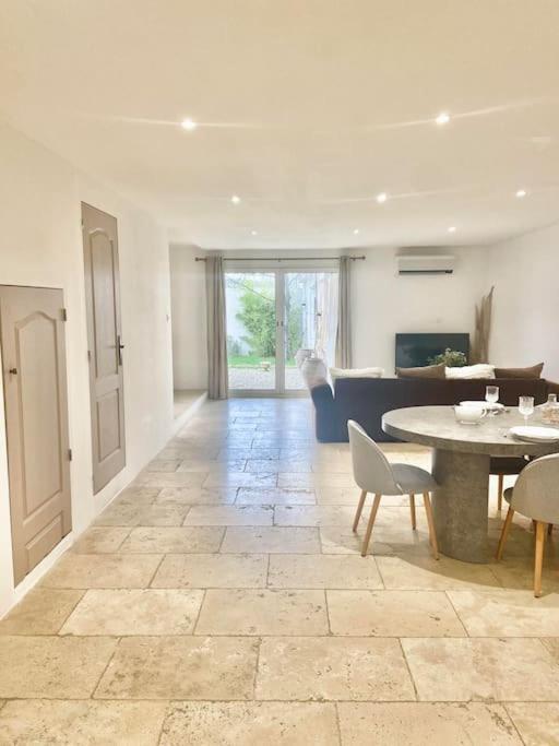 Maison Avec Jardin Et 3 Petits Chats , Proche Du Chateau Lacoste Le Puy-Sainte-Réparade Eksteriør billede